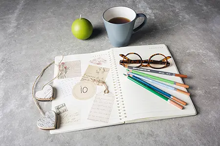 Foto oggetti simbolici per percorso individuale