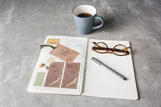 Foto oggetti simbolici per newsletter